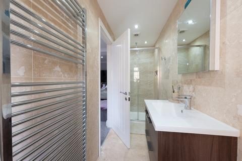 11 Pine Drive, Blackwater, Camberley, GU17 9BG