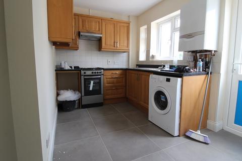 3 bedroom terraced house to rent, Lime Avenue, West Drayton