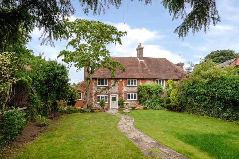 East Clandon 2 bed semidetached house £875,000