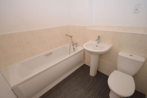 2 bedroom apartment to rent, Lingwell Park, Widnes