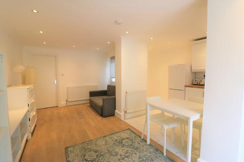 2 bedroom flat to rent, High Road Leyton, London E15