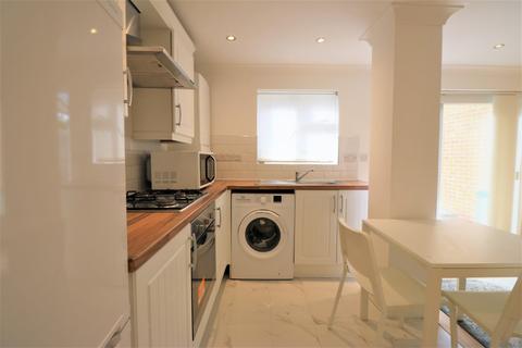 2 bedroom flat to rent, High Road Leyton, London E15