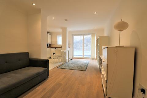 2 bedroom flat to rent, High Road Leyton, London E15