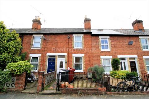 3 bedroom terraced house to rent, Cardigan Road, Reading