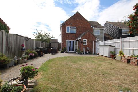 14 Aster Close, Clacton-on-sea, CO16 7DA