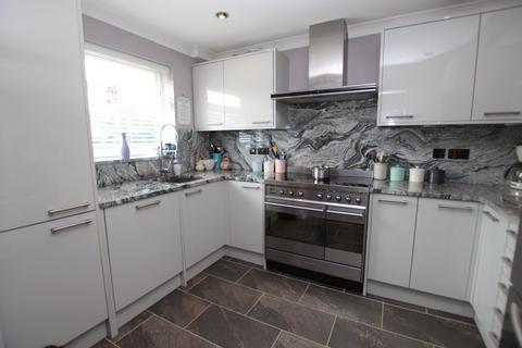14 Aster Close, Clacton-on-sea, CO16 7DA