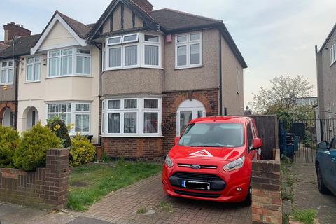 1 Bedroom Flat For Rent In Ivory Court London E9 1 Bedroom Flat For Rent In Ivory Court London E9