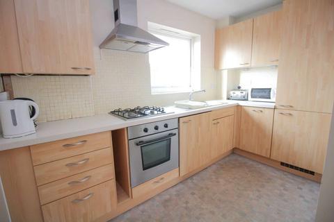 2 bedroom flat to rent, Eddington Court, Peckham, London