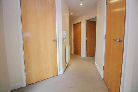 2 bedroom flat to rent, Eddington Court, Peckham, London