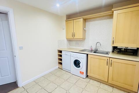 2 bedroom apartment to rent, Sherman Gardens