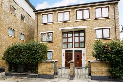 4 bedroom semi-detached house to rent, Hawthorn Avenue, Bow, E3