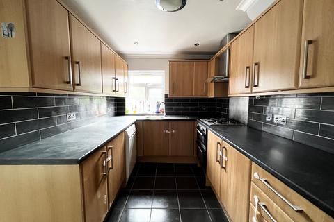 3 bedroom terraced house to rent, Colville Road, Edmonton, N9