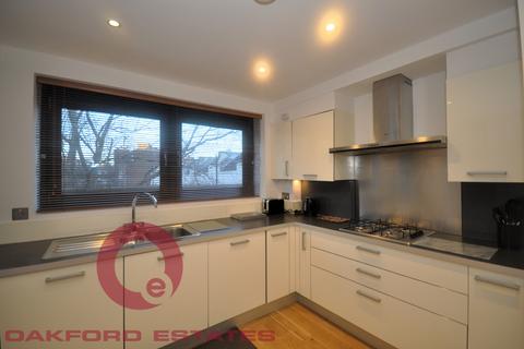 3 bedroom apartment to rent, Drummond Street, Euston, London NW1