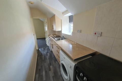 1 bedroom flat to rent, Doncaster Road, Ferrybridge