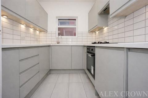 2 bedroom flat to rent, Wordsworth Parade, Turnpike Lane