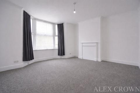 2 bedroom flat to rent, Wordsworth Parade, Turnpike Lane