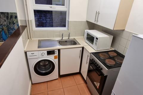1 bedroom flat to rent, 85 Clarendon Park Road, Leicester LE2