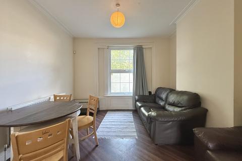 4 bedroom terraced house to rent, New Cross Road,  New Cross, SE14
