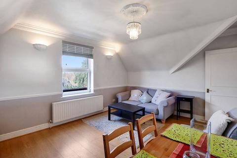 2 bedroom flat to rent, Lawrie Park Rd, Sydenham