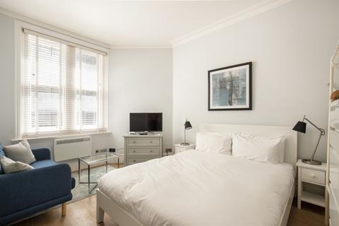 Studio to rent, Charing Cross Road, Covent Garden WC2