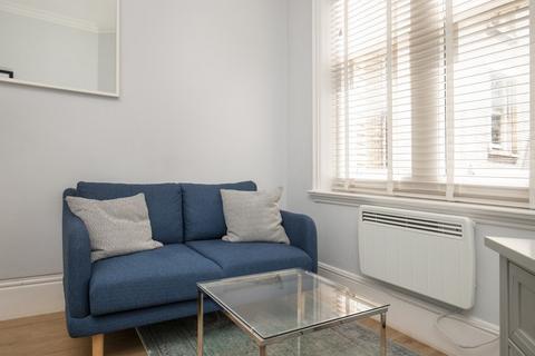 Studio to rent, Charing Cross Road, Covent Garden WC2