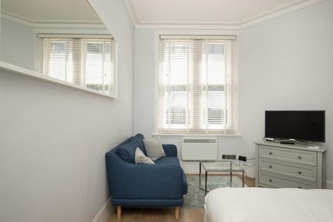 Studio to rent, Charing Cross Road, Covent Garden WC2