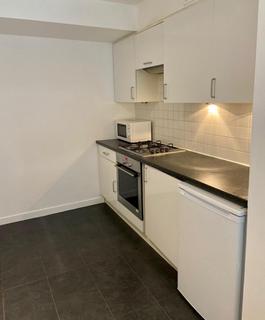 3 bedroom flat to rent, McPhater Street,, Glasgow, G4