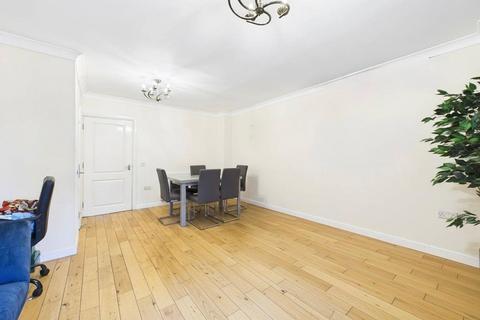 3 bedroom townhouse to rent, Angus Close, Winnersh, Wokingham, Berkshire, RG41