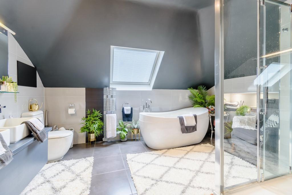 En Suite Bathroom