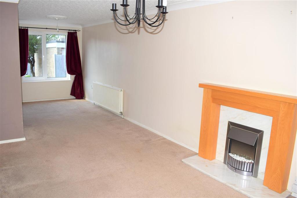 Churchill Avenue, Brigg 3 bed detached house £160,000