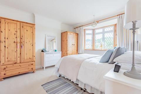 61 Robin Hood Lane, London, SW15 3PX
