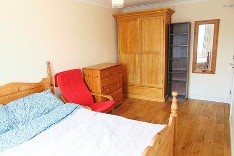 1 bedroom in a house share to rent, 4 Benjamin Gooch Way,