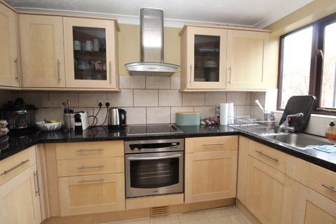 2 bedroom apartment to rent, Varsity Drive, Twickenham, TW1