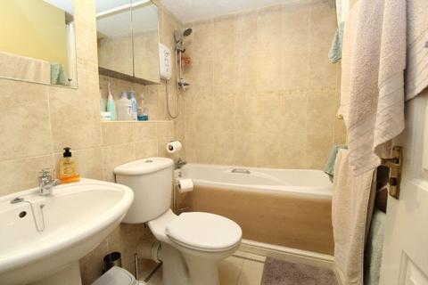 2 bedroom apartment to rent, Varsity Drive, Twickenham, TW1