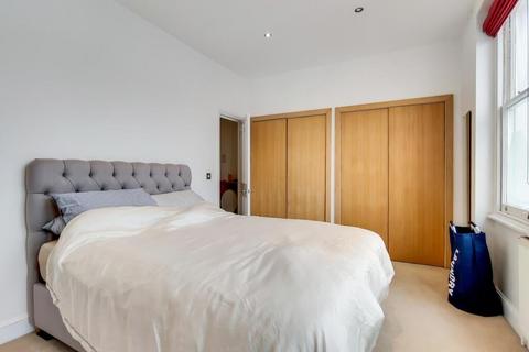 2 bedroom flat to rent, Stanley Crescent, London, W11