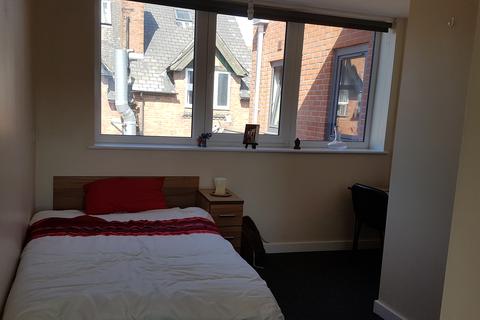 5 bedroom flat to rent, Leicester LE2