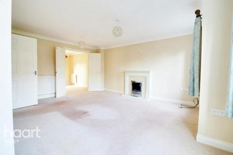 3 bedroom end of terrace house to rent, London Road, HOOK