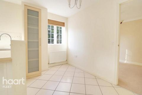 undefined, London Road, HOOK