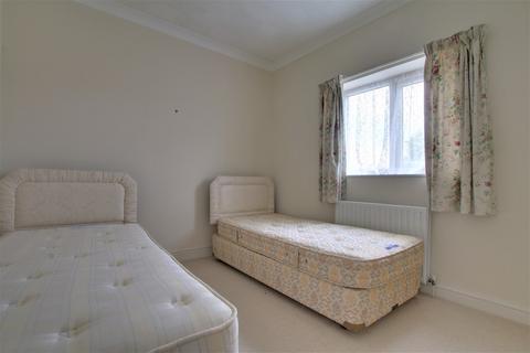 2 bedroom end of terrace house to rent, Station Road, Manea, March