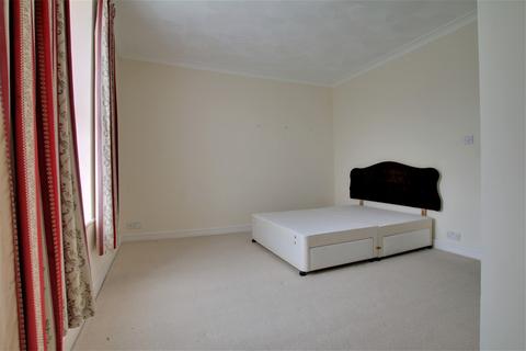 2 bedroom end of terrace house to rent, Station Road, Manea, March