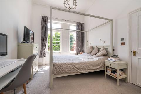 3 bedroom flat to rent, Wedderburn Road, Hampstead, London