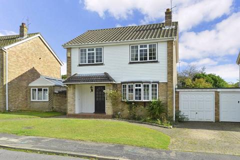 4 bedroom detached house for sale, Barnfield, Cranleigh