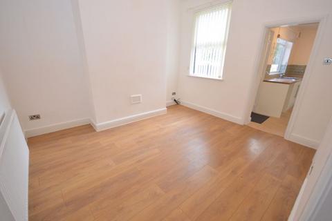 2 bedroom terraced house to rent, Cronton Road, Widnes