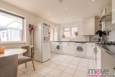 3 bedroom semi-detached house for sale, Medoc Close, Cheltenham GL50