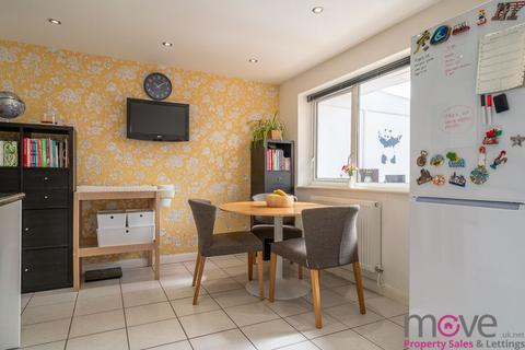 3 bedroom semi-detached house for sale, Medoc Close, Cheltenham GL50