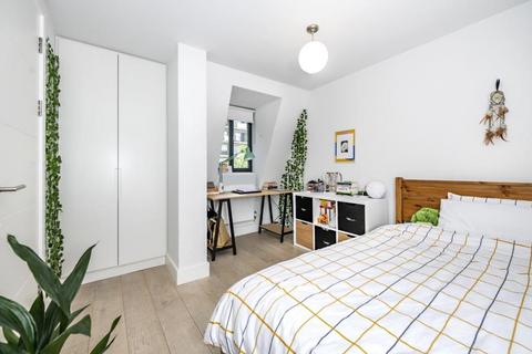 2 bedroom apartment to rent, Camden High Street, Camden, NW1