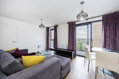 1 bedroom flat to rent, Kingfisher Heights, E16