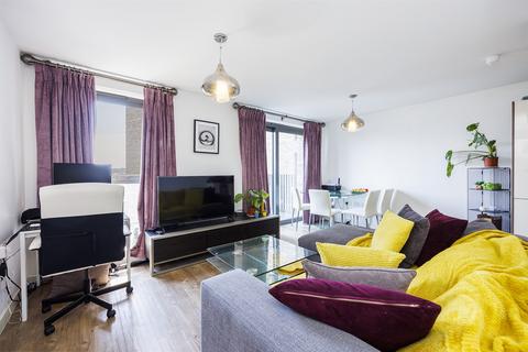 1 bedroom flat to rent, Kingfisher Heights, E16