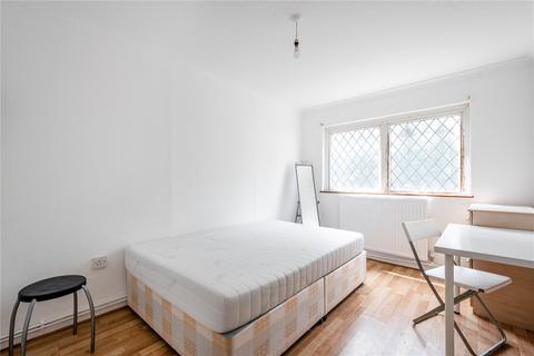 3 bedroom apartment to rent, Alice Shepherd House, Manchester Road, London, E14