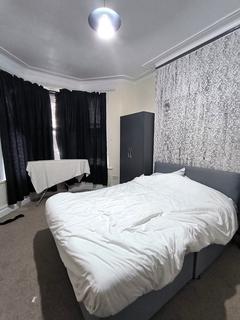 2 bedroom ground floor flat to rent, 183A Masterman Road East Ham